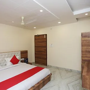 https://oyo-22216-sai-palace.hotels-varanasi.com