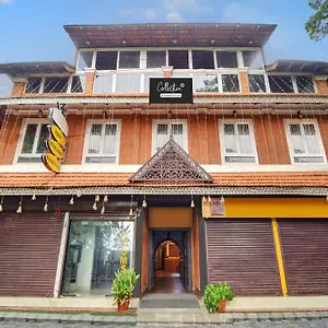 4* Hotel Super Collection O Calvathy Road Near Kochi