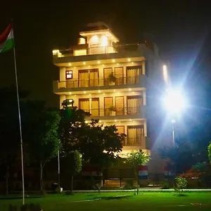 https://hotel-gracia-golf.top-gurgaonhotels.com